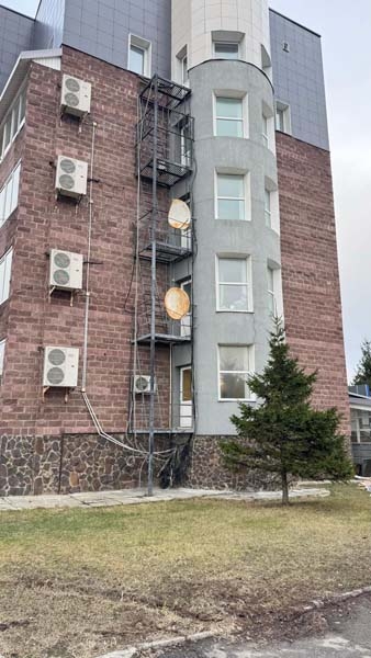 Демонтаж пожарной лестницы в гостинице